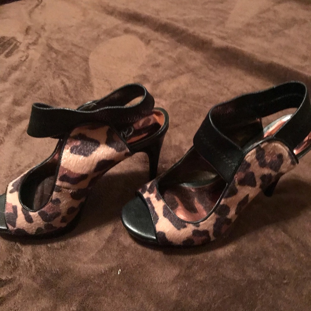 Heels - Picture 2 of 2